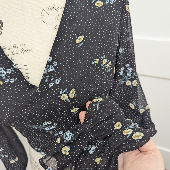 Dynamite romantic floral + polka dot cropped blouse with ruffles and tie - Picture 4 of 4